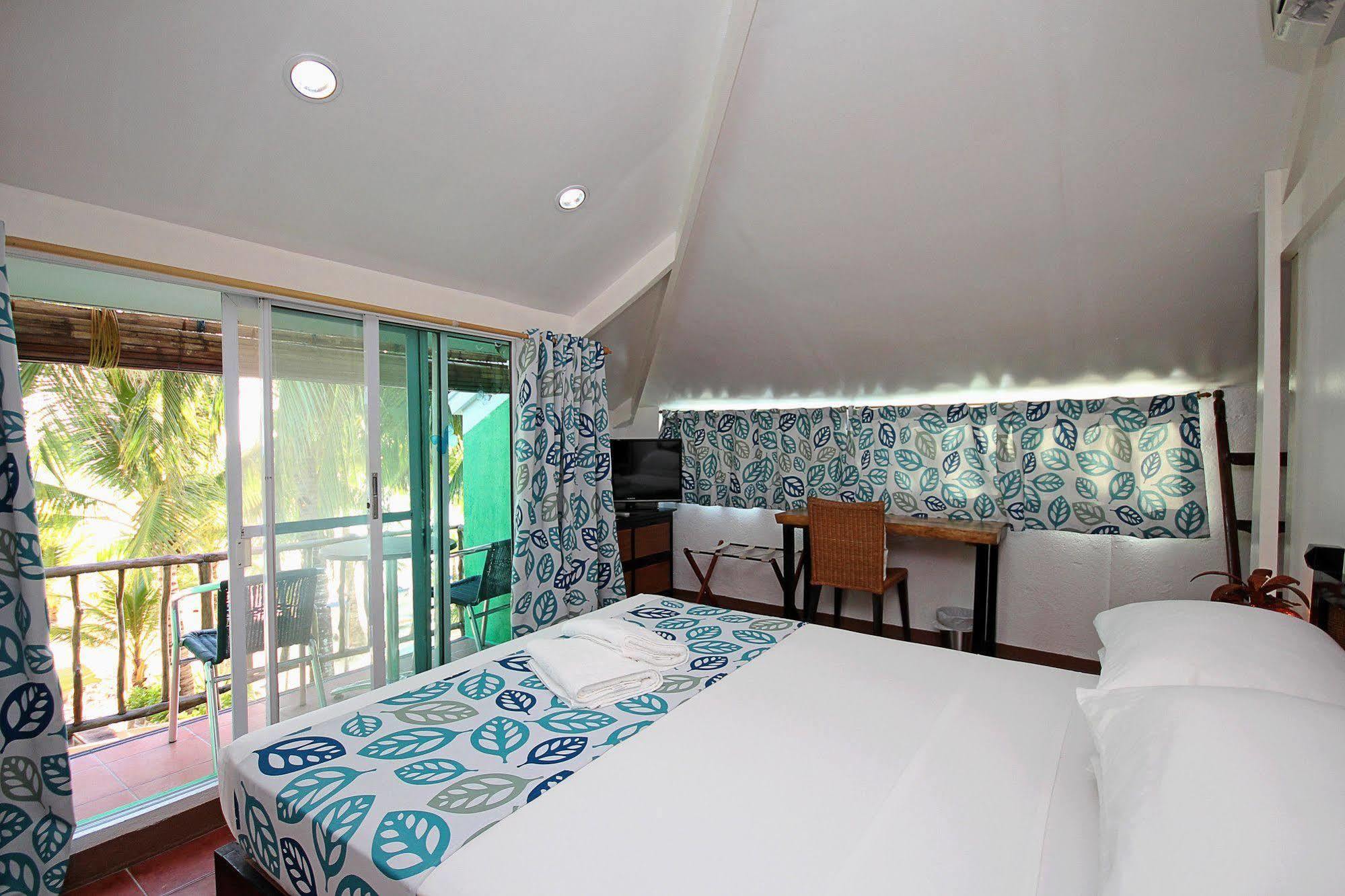 Bluewaves Beach House Balabag  Eksteriør billede