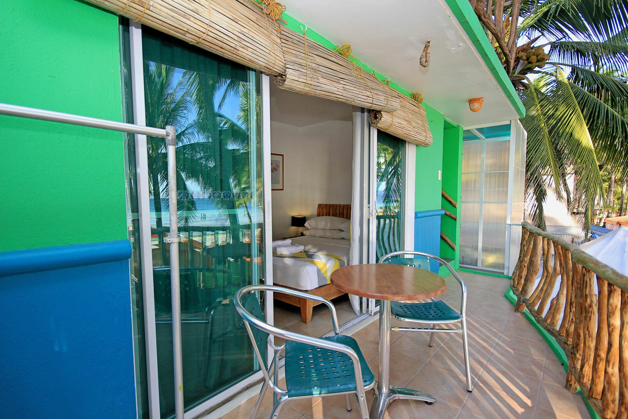 Bluewaves Beach House Balabag  Eksteriør billede